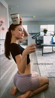 Shawna Della-Ricca feet photo thumbnail