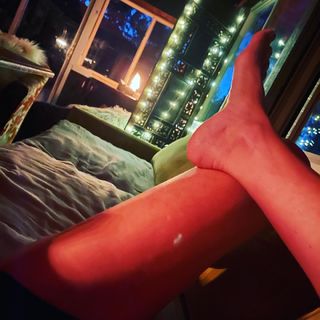Shawnee Smith feet photo thumbnail