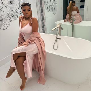Shay Johnson feet photo 3
