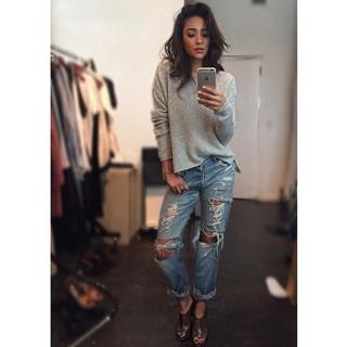 Shay Mitchell feet photo thumbnail