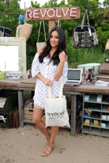 Shay Mitchell feet photo thumbnail