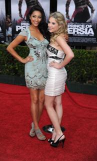 Shay Mitchell feet photo thumbnail