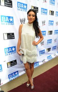 Shay Mitchell feet photo thumbnail