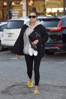 Shay Mitchell feet photo thumbnail