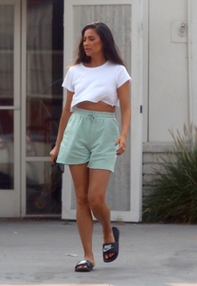 Shay Mitchell feet photo thumbnail