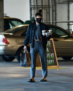 Shay Mitchell feet photo thumbnail