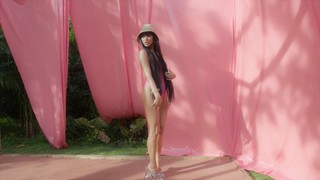Shay Mitchell feet photo thumbnail