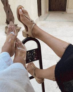 Shay Mitchell feet photo thumbnail