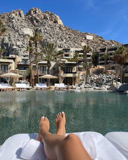 Shay Mitchell feet photo thumbnail