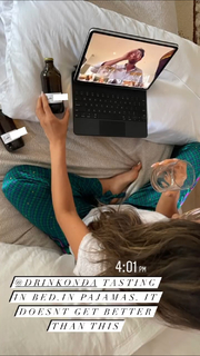 Shay Mitchell feet photo thumbnail