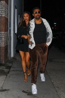 Shay Mitchell feet photo thumbnail
