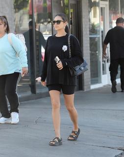 Shay Mitchell feet photo thumbnail