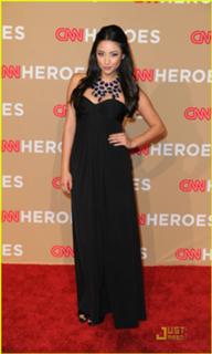 Shay Mitchell feet photo thumbnail