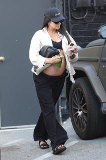 Shay Mitchell feet photo thumbnail