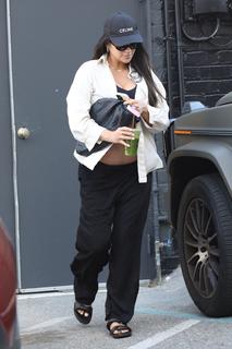 Shay Mitchell feet photo thumbnail