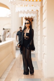 Shay Mitchell feet photo thumbnail