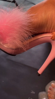 Shay Mitchell feet photo thumbnail