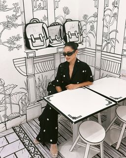 Shay Mitchell feet photo thumbnail