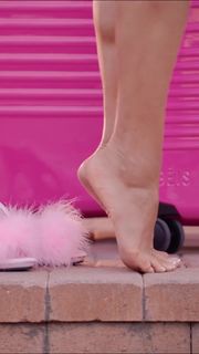 Shay Mitchell feet photo thumbnail