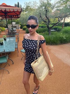 Shay Mitchell feet photo thumbnail