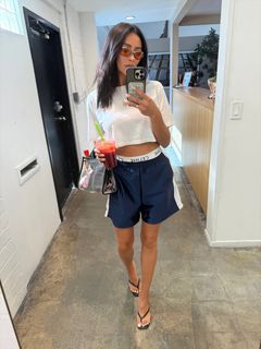 Shay Mitchell feet photo thumbnail