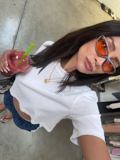 Shay Mitchell feet photo thumbnail