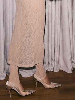 Shay Mitchell feet photo thumbnail