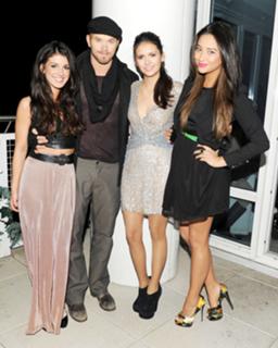 Shay Mitchell feet photo thumbnail