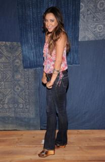 Shay Mitchell feet photo thumbnail