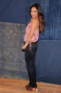 Shay Mitchell feet photo thumbnail
