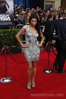 Shay Mitchell feet photo thumbnail