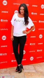 Shay Mitchell feet photo thumbnail
