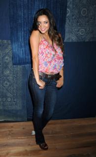 Shay Mitchell feet photo thumbnail