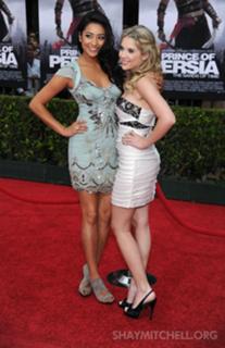 Shay Mitchell feet photo thumbnail