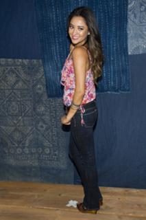Shay Mitchell feet photo thumbnail