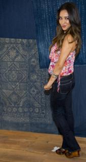 Shay Mitchell feet photo thumbnail