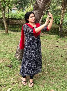 Sheelu Abraham feet photo 10