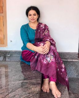 Sheelu Abraham feet photo 13