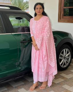 Sheelu Abraham feet photo 11