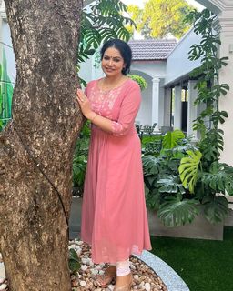 Sheelu Abraham feet photo 17