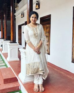 Sheelu Abraham feet photo 4