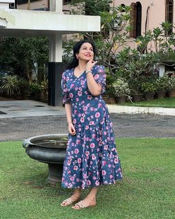 Sheelu Abraham feet photo 10