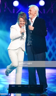 Sheena Easton feet photo 10