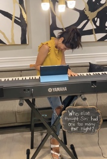 Sheena Melwani feet photo thumbnail