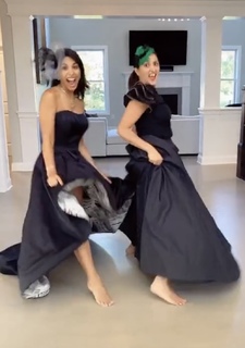 Sheena Melwani feet photo thumbnail