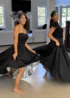 Sheena Melwani feet photo thumbnail