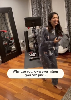 Sheena Melwani feet photo thumbnail