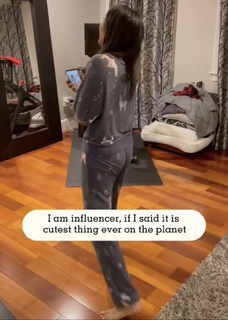 Sheena Melwani feet photo thumbnail