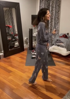 Sheena Melwani feet photo thumbnail