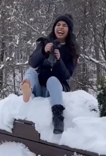 Sheena Melwani feet photo thumbnail